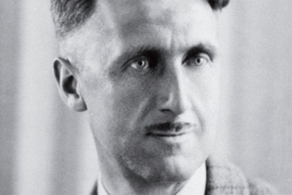 LitHub рассказал, зачем мошенники пишут письма Джорджу Оруэллу и другим классикам