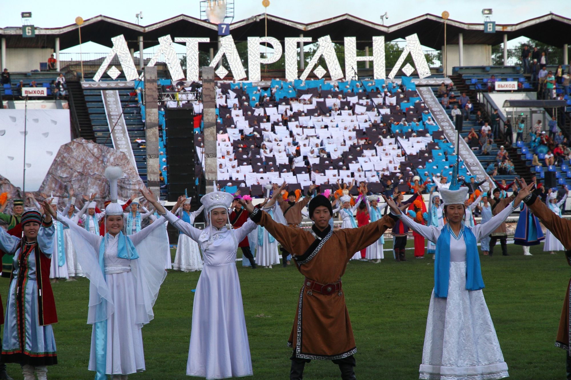 На фестивале "Алтаргана" определят лучших писателей, поэтов и каллиграфов
