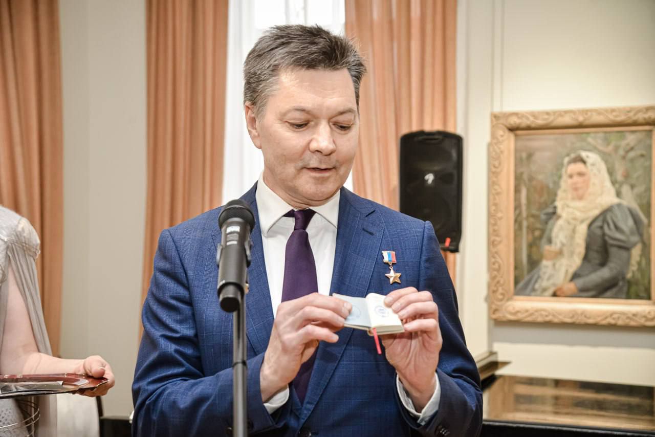 Побывавшую на МКС «Капитанскую дочку» Пушкина передали в музей