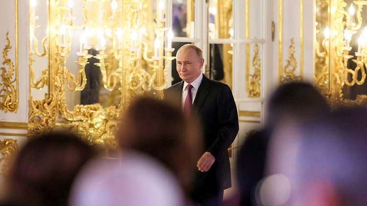 Владимир Путин выступил за укрепление взаимодействия писателей разных стран